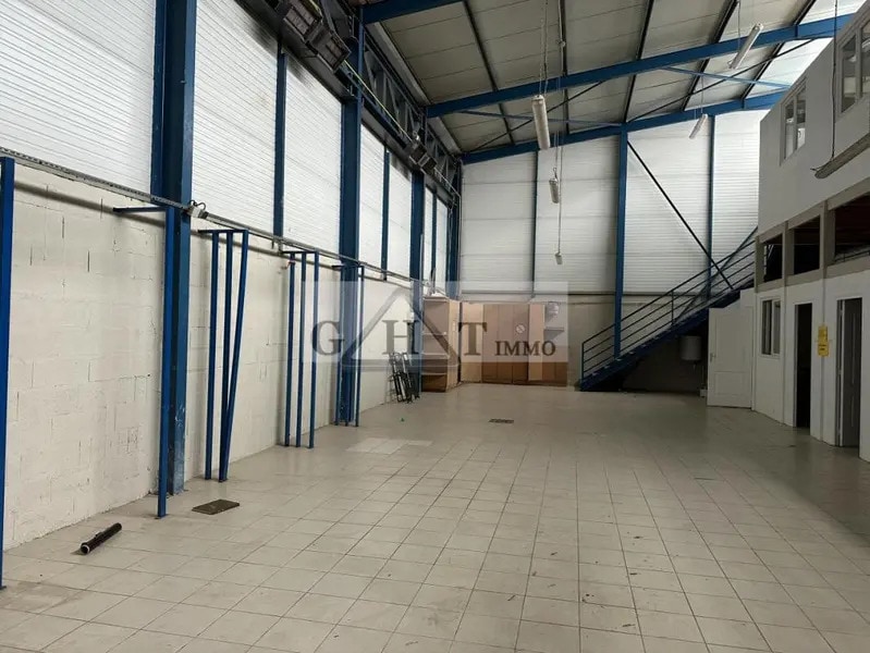 Industrial in Montfermeil to rent Interior Photo- Image 1 of 7