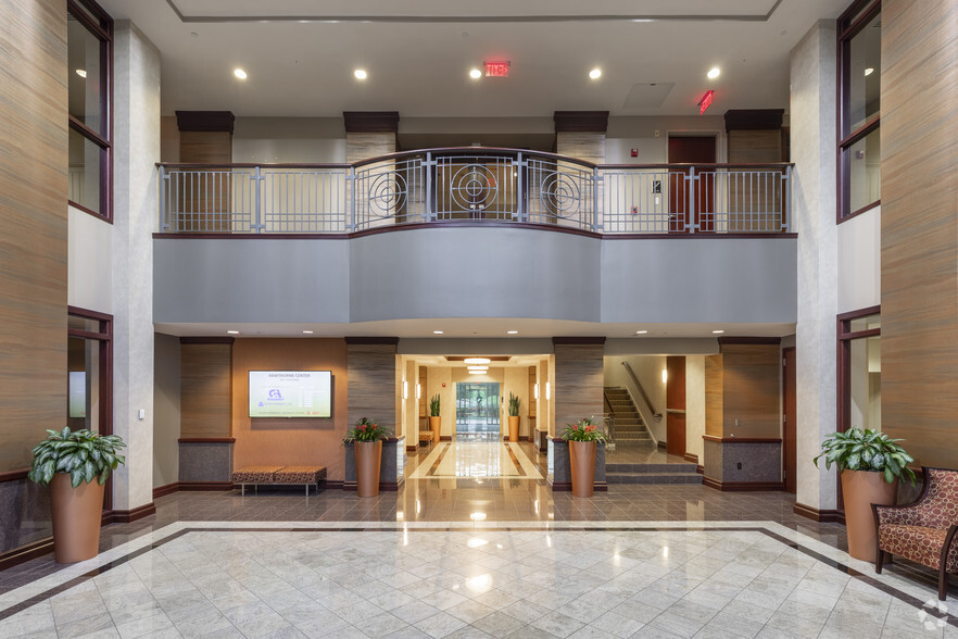 10151 Carver Rd, Blue Ash, OH for sale - Lobby - Image 1 of 1