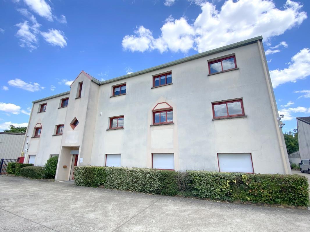 Office in Conflans-Sainte-Honorine to rent Building Photo- Image 1 of 18