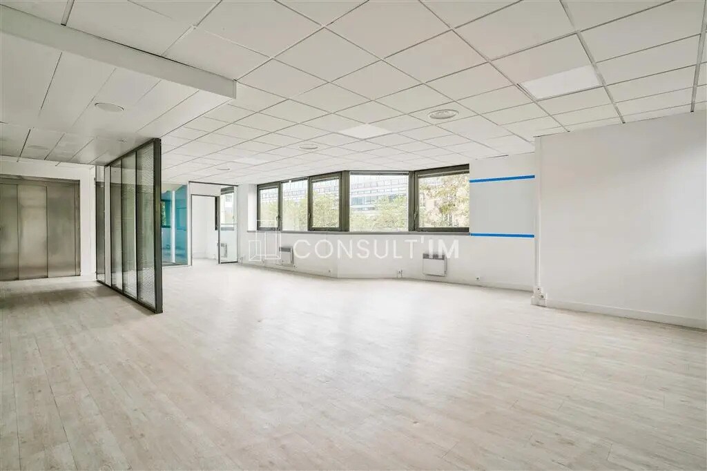 Office in Boulogne-Billancourt to rent Building Photo- Image 1 of 9