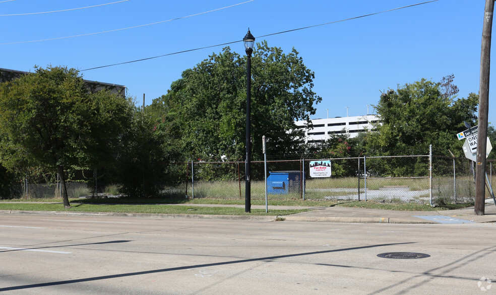 3104 San Jacinto St, Houston, TX for sale - Primary Photo - Image 1 of 1