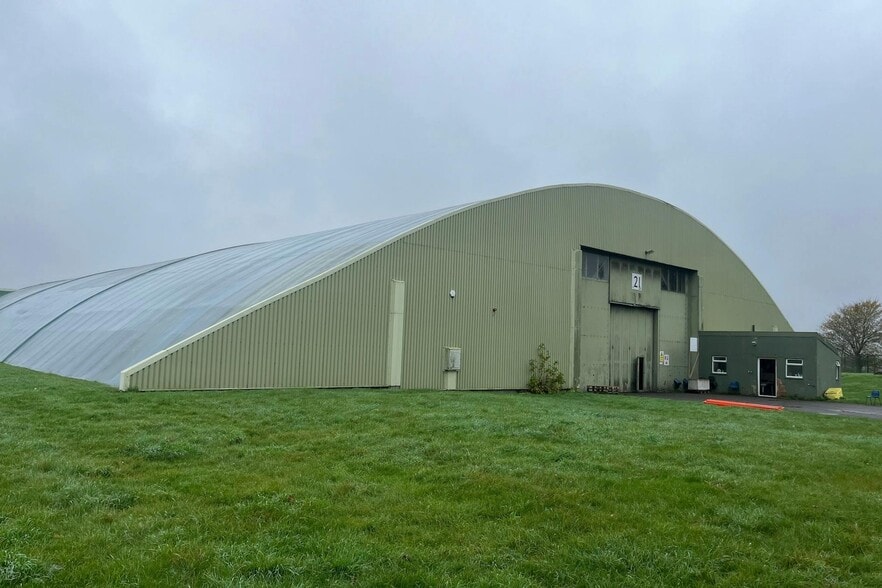 Aston Down, Frampton Mansell to rent - Building Photo - Image 2 of 3