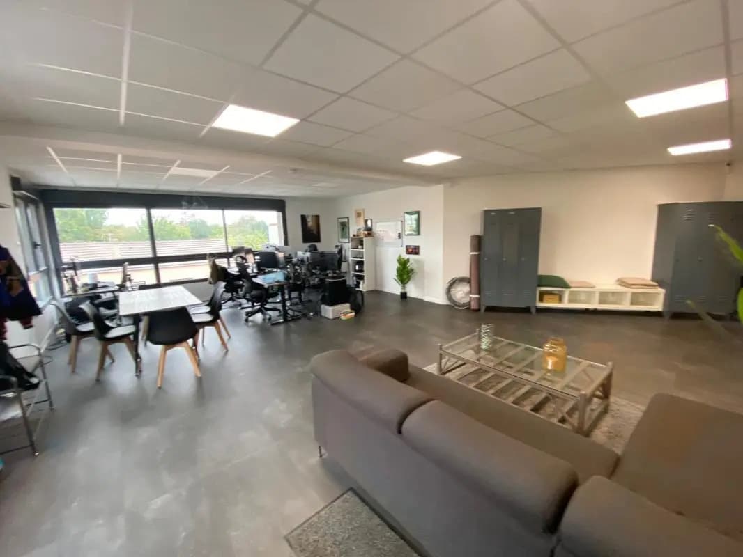 65 Rue Des Rigondes, Bagnolet to rent Building Photo- Image 1 of 5