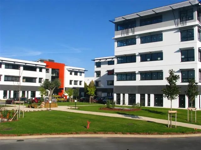 9 Rue Aimé Cotton, Saint-Priest to rent Building Photo- Image 1 of 9