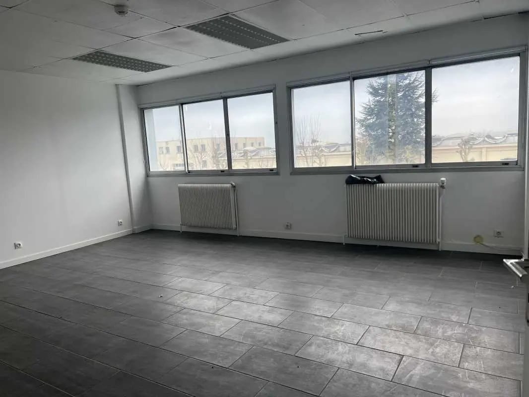 12 Rue Robert Moinon, Goussainville to rent Building Photo- Image 1 of 2