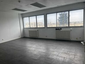 12 Rue Robert Moinon, Goussainville to rent Building Photo- Image 1 of 2