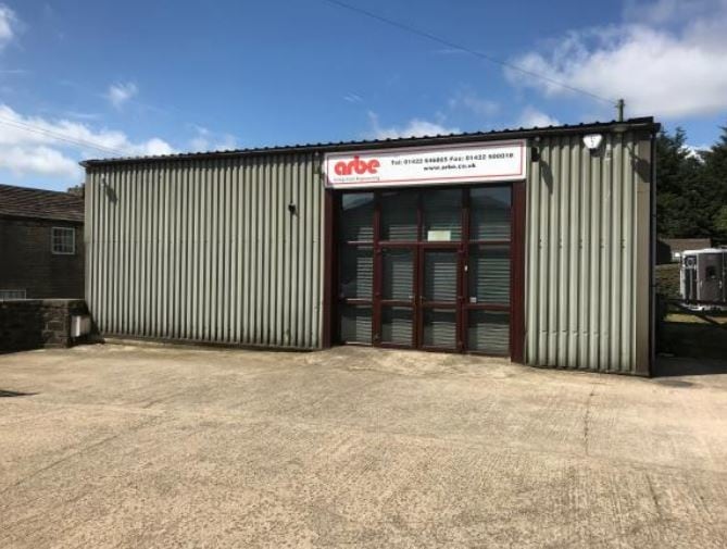 Keighley Rd, Halifax for sale - Primary Photo - Image 1 of 1