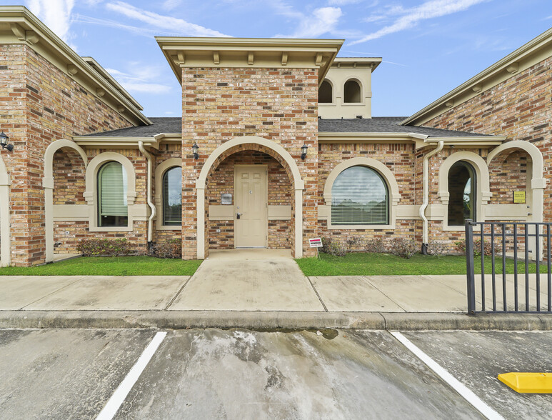 126 Eldridge Rd, Sugar Land, TX for sale - Building Photo - Image 1 of 1