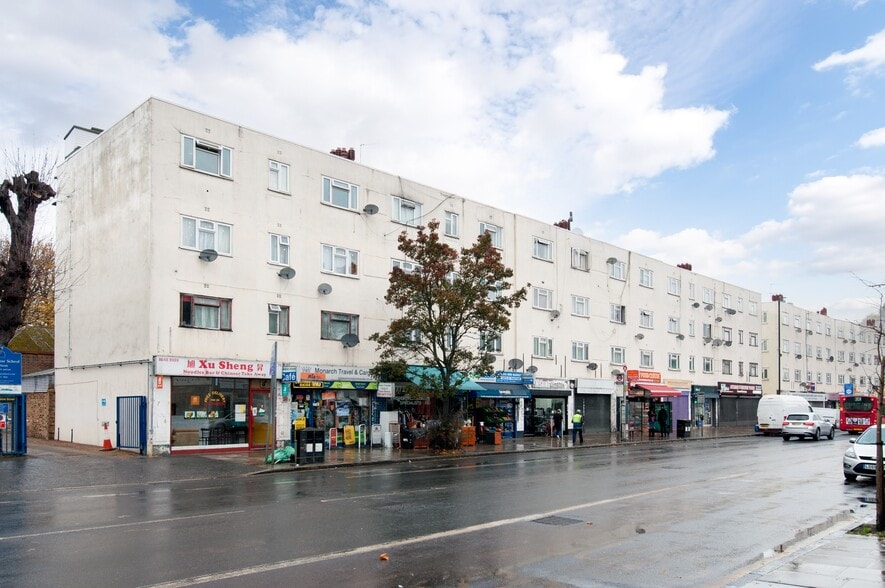 71 London Rd, Mitcham to rent - Building Photo - Image 2 of 7