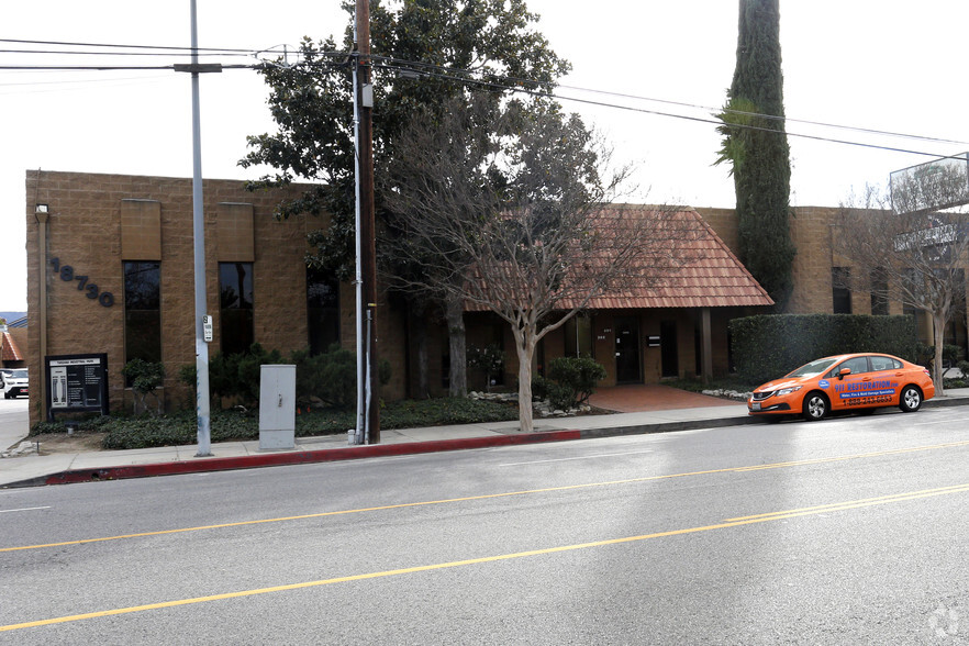 18730 Oxnard St, Tarzana, CA for sale - Primary Photo - Image 1 of 1