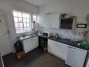 28 Ewell Rd, Sutton to rent Interior Photo- Image 2 of 3