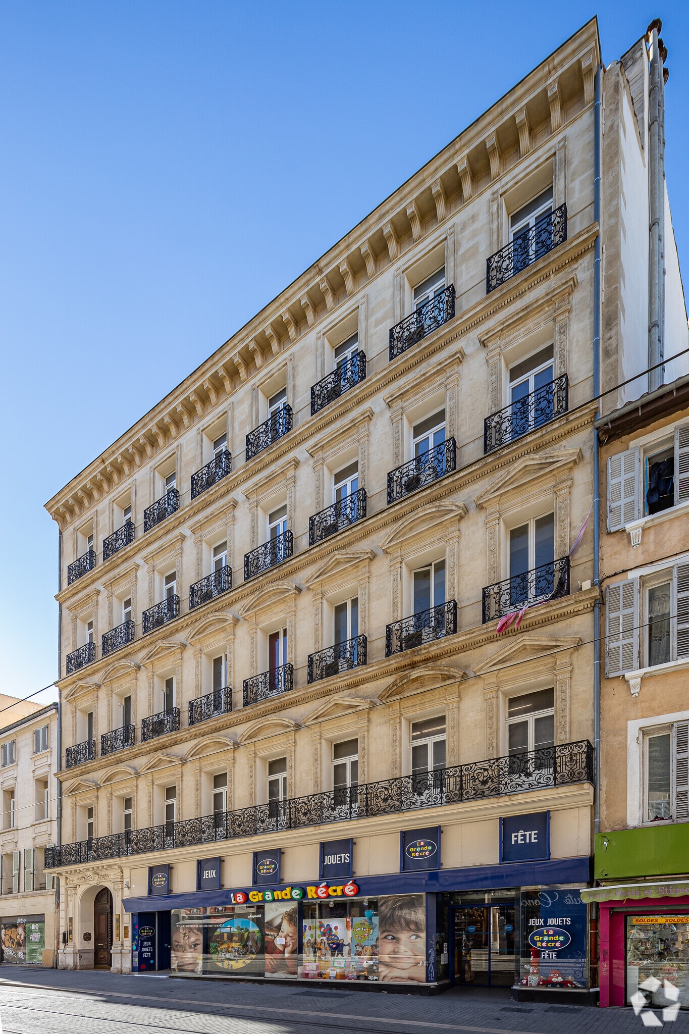 Office in Marseille to rent Building Photo- Image 1 of 4