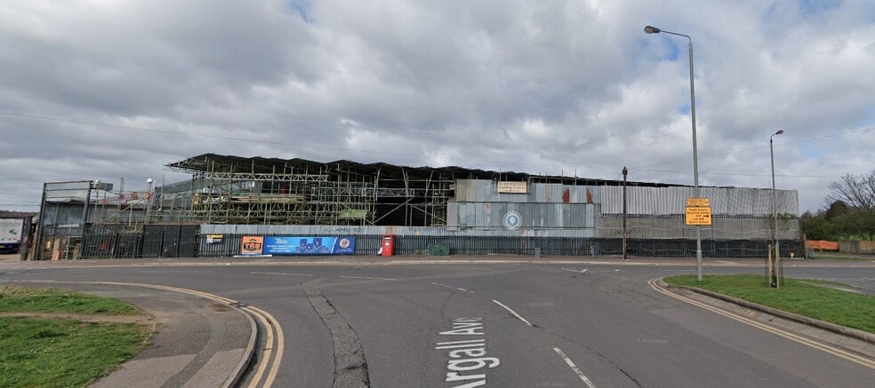 Unit 35 Forest Business Park, London for sale - Building Photo - Image 2 of 2