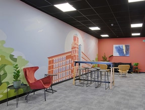 Broadstone Rd, Stockport to rent Interior Photo- Image 2 of 7