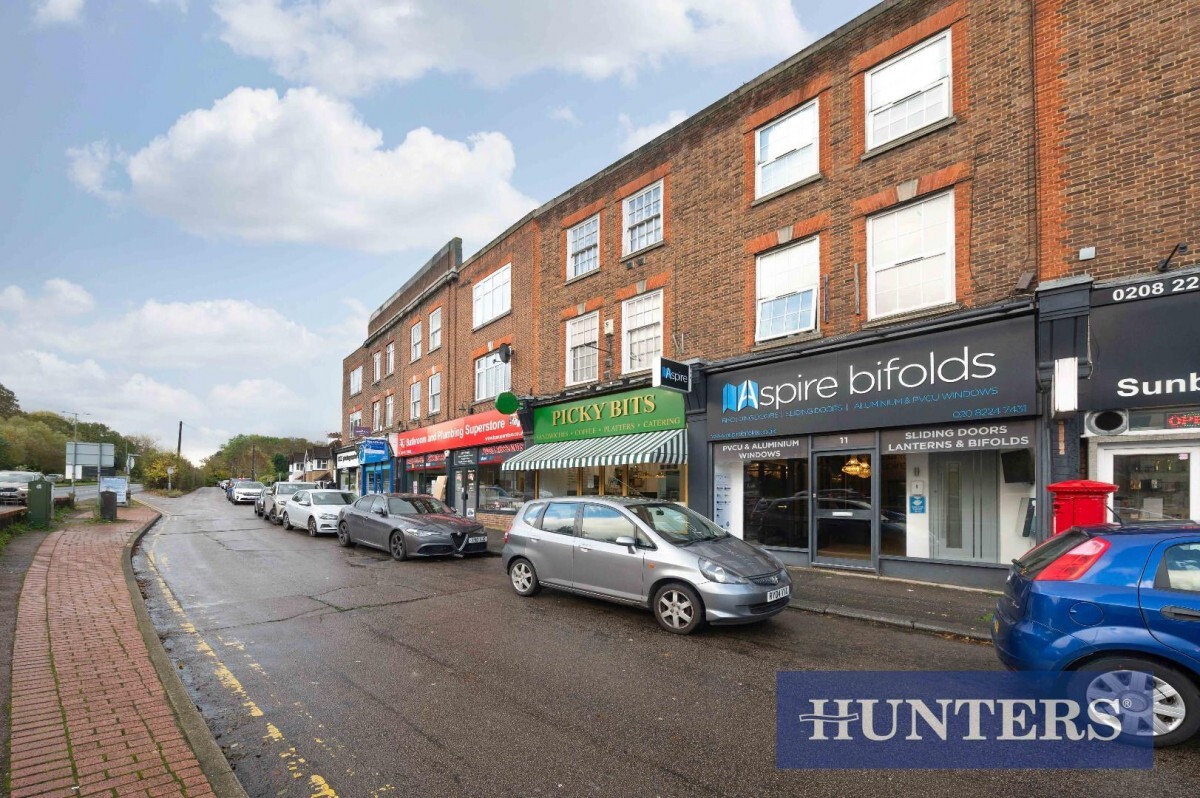 6-7 Castle Para, Epsom for sale Building Photo- Image 1 of 1