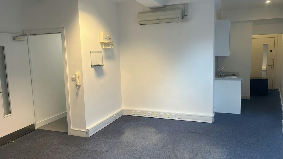 Sandy Ln, Coventry to rent - Building Photo - Image 2 of 11