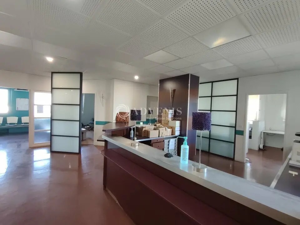 Vente Bureaux 340 m² - Photo 1