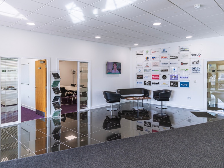 Davyfield Road Rd, Blackburn to rent - Interior Photo - Image 3 of 37