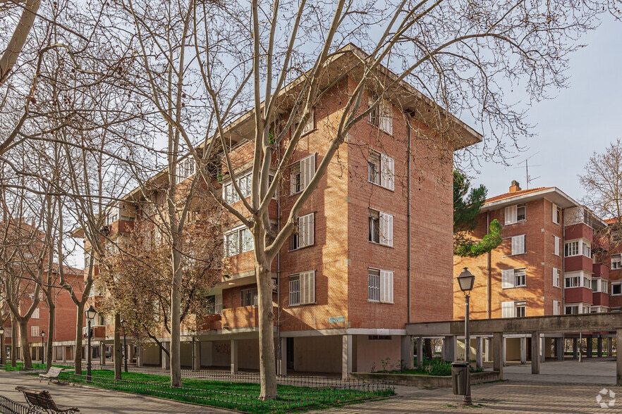 Build-to-Rent in Madrid, Madrid for sale - Primary Photo - Image 1 of 1
