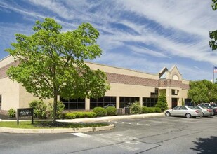 1809 Olde Homestead Ln, Lancaster, PA for rent Building Photo- Image 1 of 2