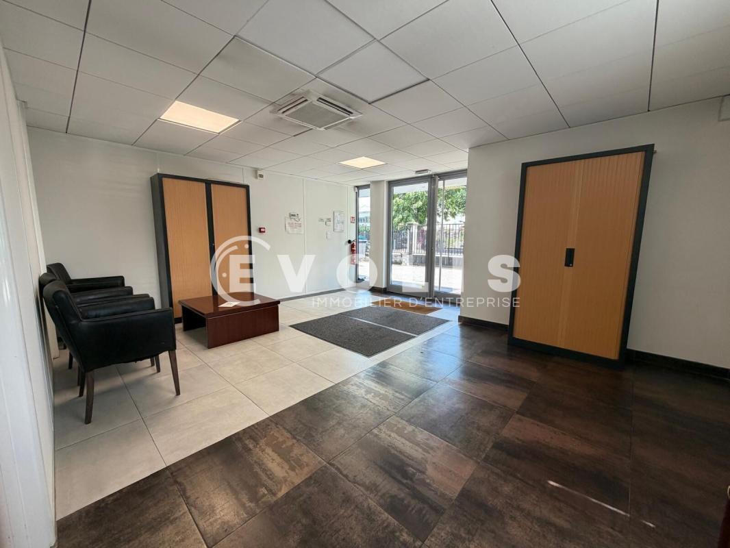 Office in Fresnes to rent Lobby- Image 1 of 11