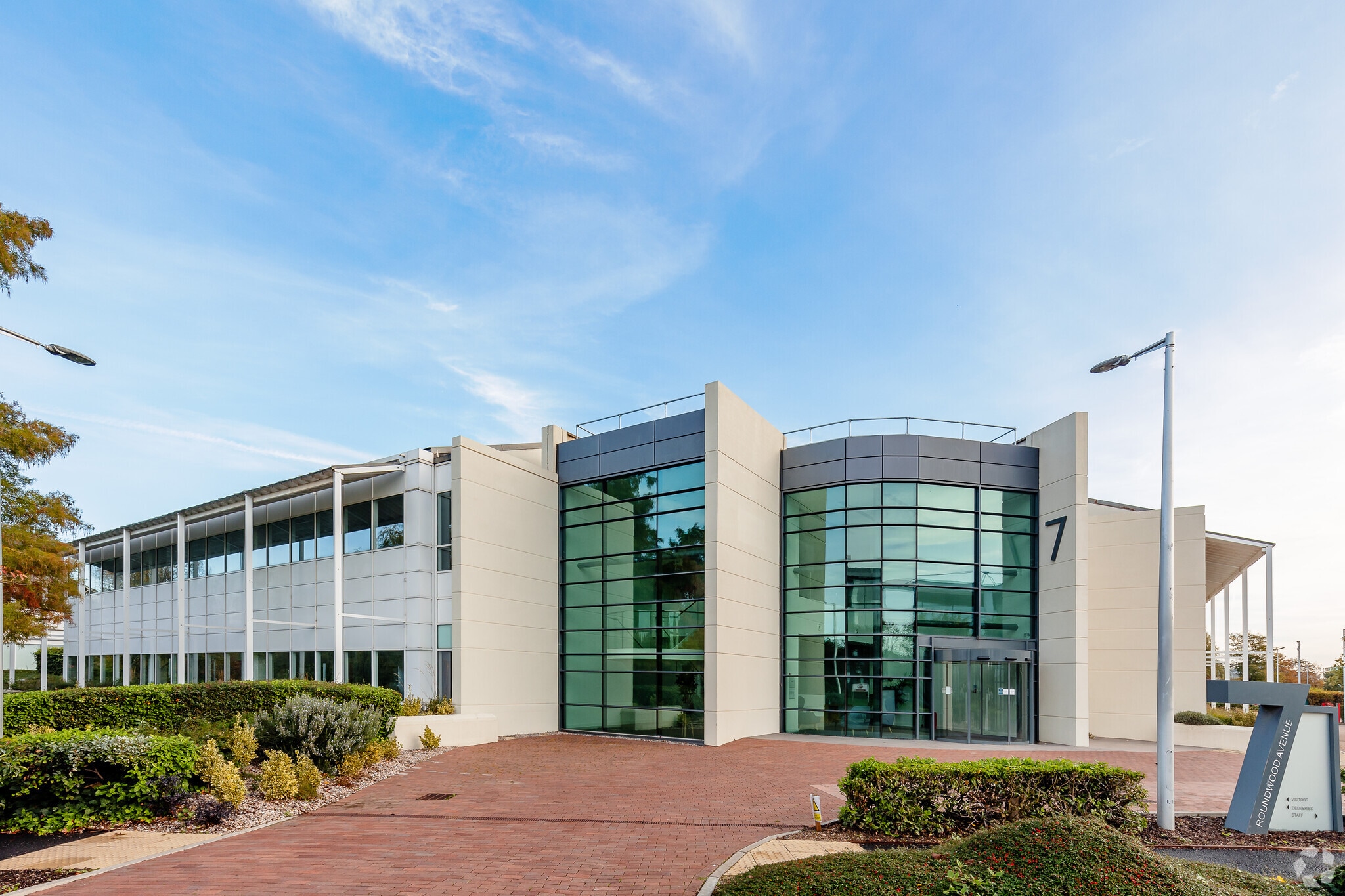 7 Roundwood Ave, Uxbridge for sale Primary Photo- Image 1 of 1