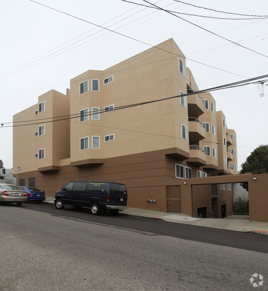 691-699 Monterey Blvd, San Francisco, CA for rent - Building Photo - Image 3 of 21