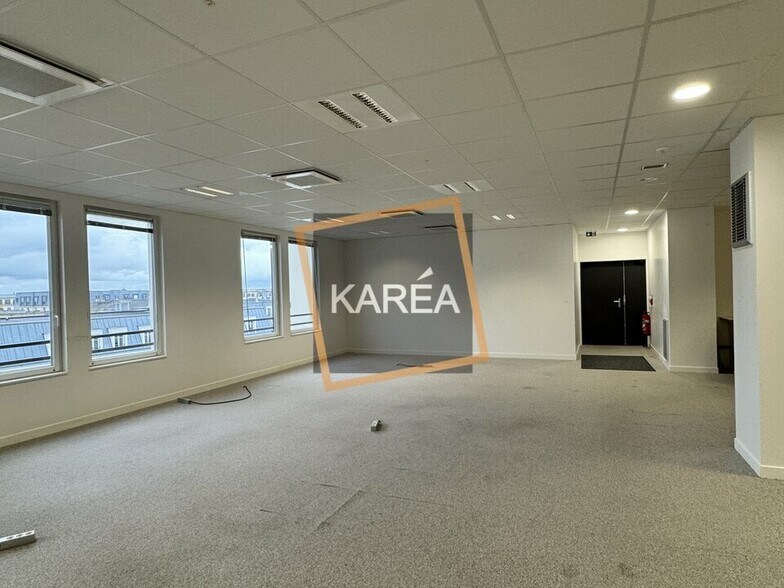 Office in Chessy to rent - Interior Photo - Image 2 of 5