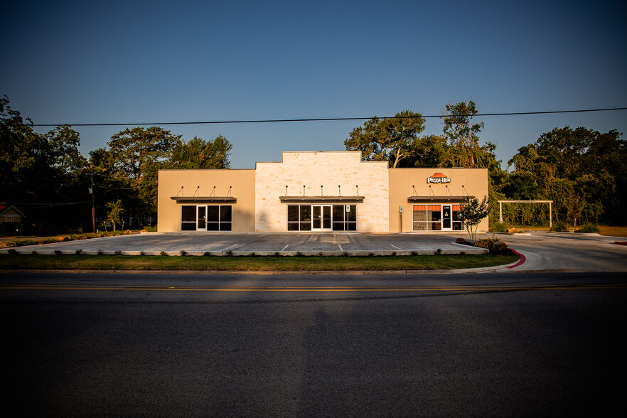 1504 S Day St, Brenham, TX for rent - Primary Photo - Image 1 of 8