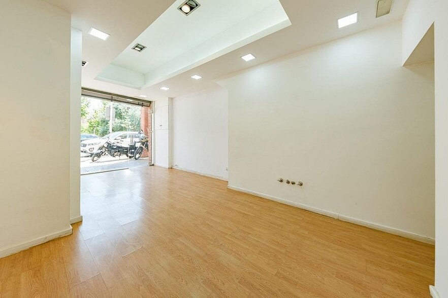 Retail in Sant Andreu de la Barca, Barcelona to rent - Interior Photo - Image 3 of 3