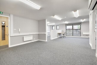 32-34 Kempock St, Gourock to rent Interior Photo- Image 2 of 7