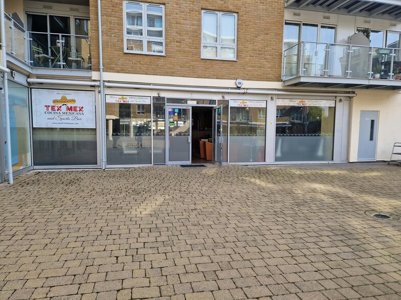 45-53 Narrow St, London for rent - Building Photo - Image 1 of 53