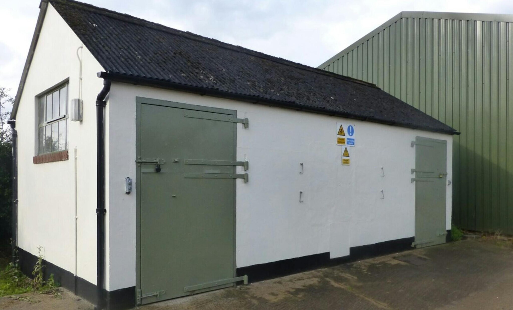 Malmesbury Rd, Brinkworth to rent Primary Photo- Image 1 of 2