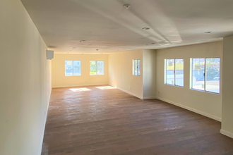 2071 W Washington Blvd, Los Angeles, CA for rent Interior Photo- Image 2 of 8