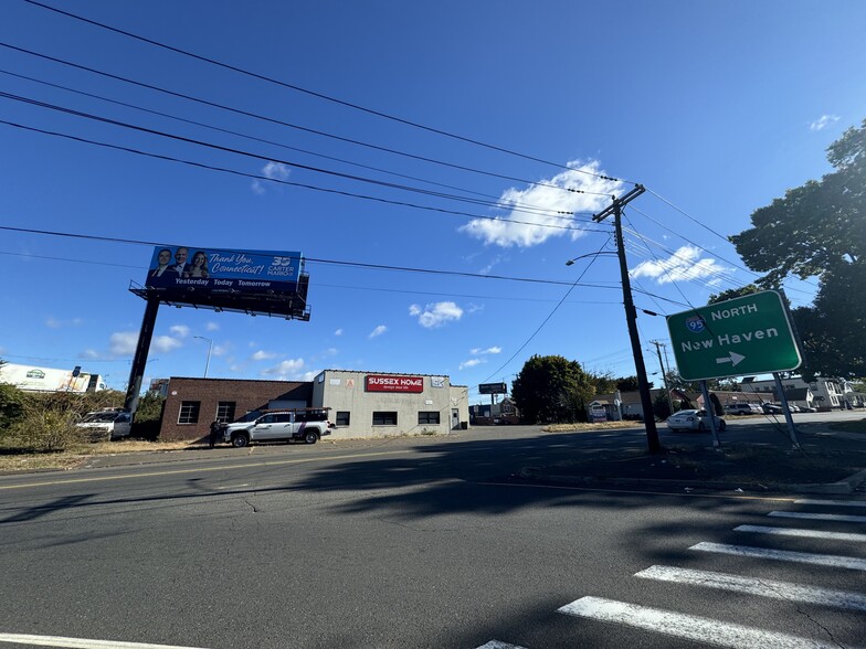 669 First Ave, West Haven, CT for rent - Building Photo - Image 1 of 5