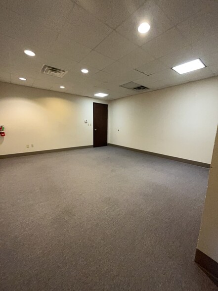 100 W Central Texas Expy, Harker Heights, TX for rent - Building Photo - Image 3 of 12