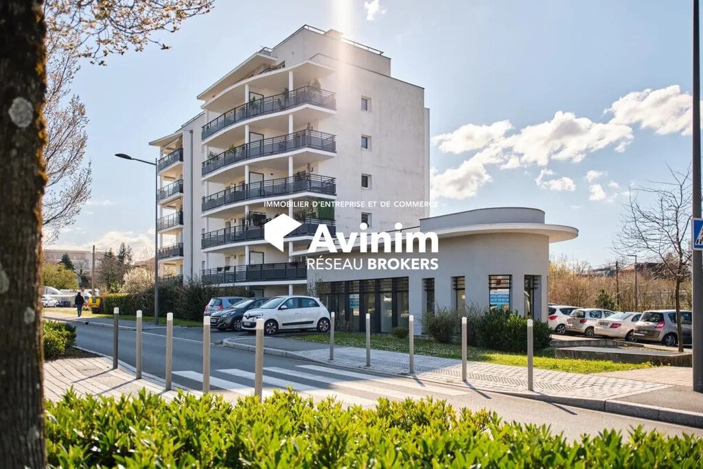 Location Commerce 107 m² - Photo 1