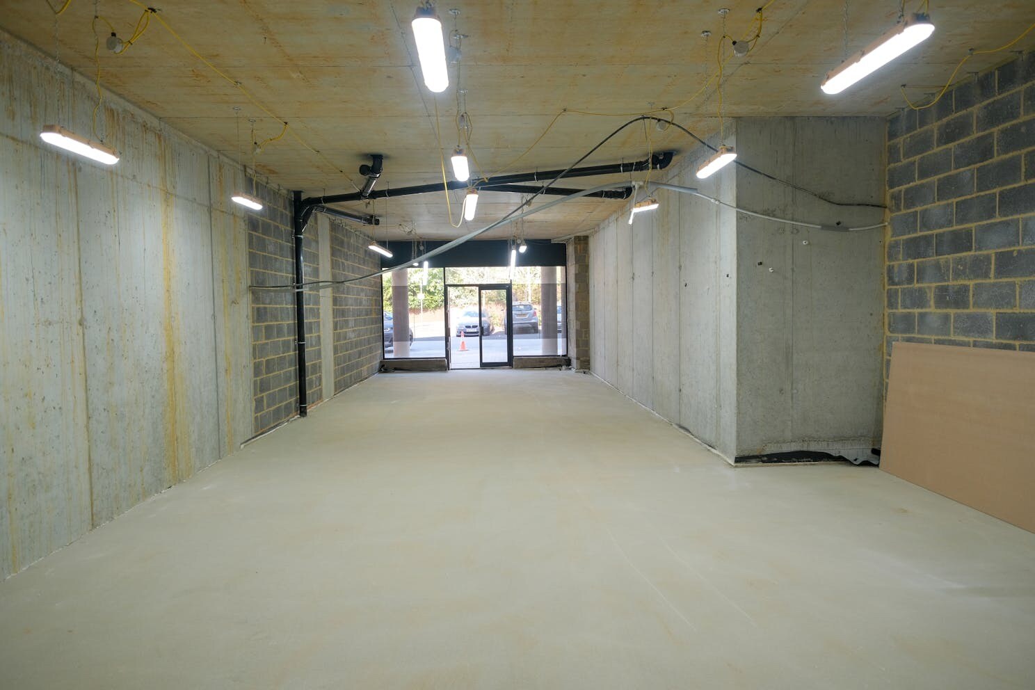 3 Firgrove Rd, Farnborough to rent Building Photo- Image 1 of 6