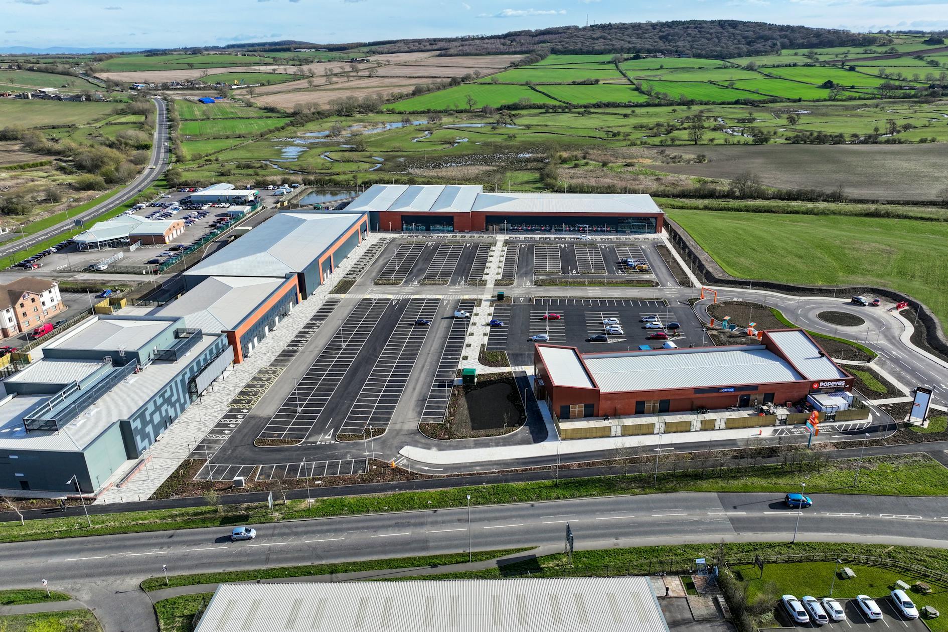 Tindale Crescent, Bishop Auckland to rent Building Photo- Image 1 of 10