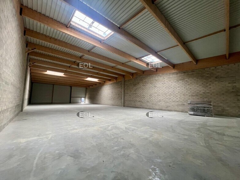 Light Industrial in Puiseux-en-France to rent - Interior Photo - Image 3 of 3