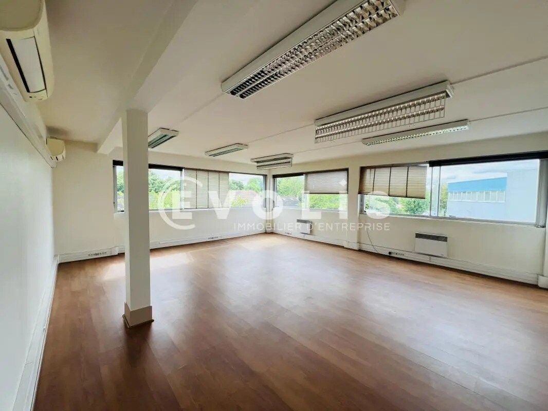 Office in Noisy-le-Grand to rent Interior Photo- Image 1 of 6