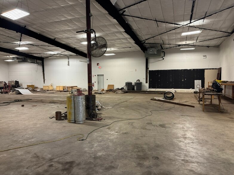 8930 Gulf Fwy, Houston, TX to rent - Interior Photo - Image 3 of 5