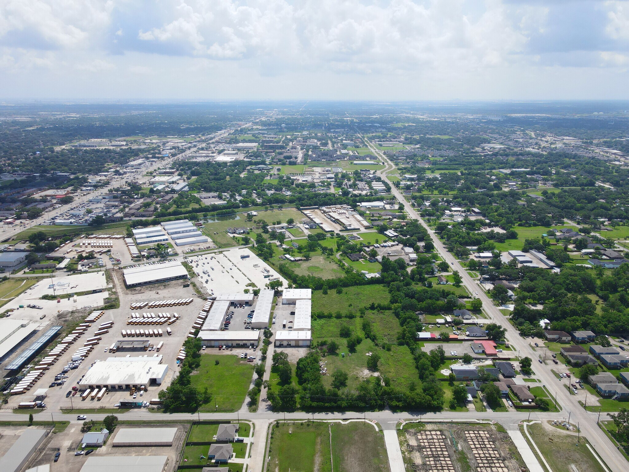 3321-3325 Westside Dr portfolio of 7 properties for sale on LoopNet.co.uk Building Photo- Image 1 of 8
