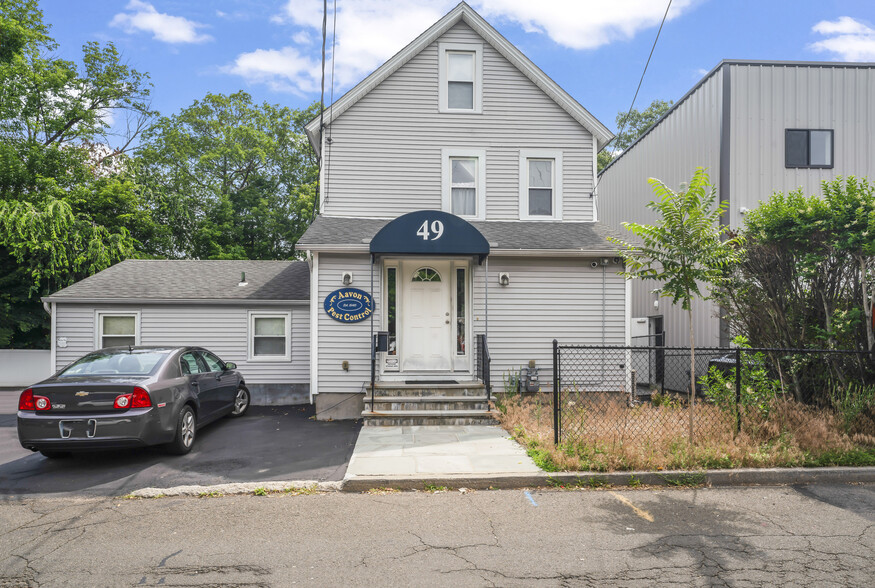 49 Ryan St, Stamford, CT for sale - Building Photo - Image 1 of 1