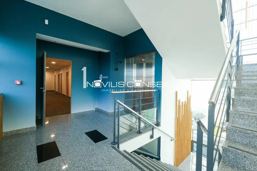 Office in Blagnac to rent - Lobby - Image 3 of 15