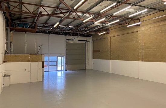 Birch, Swindon to rent Interior Photo- Image 1 of 2