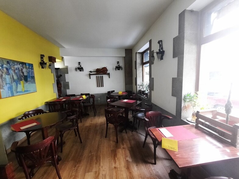 Retail in Madrid, Madrid to rent - Interior Photo - Image 2 of 6