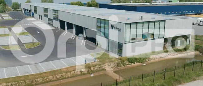 Location Bureaux 987 m²