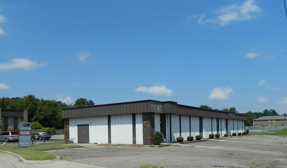 4910 Commercial Dr, Huntsville, AL for sale - Building Photo - Image 1 of 1