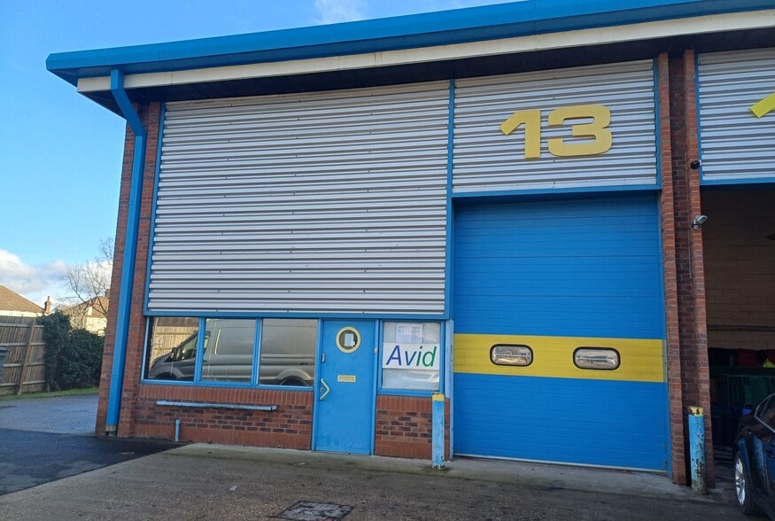 Mile Rd, Bedford to rent - Building Photo - Image 1 of 1